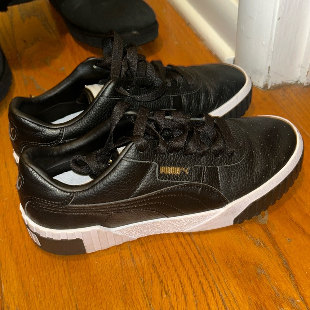 puma low top trainers